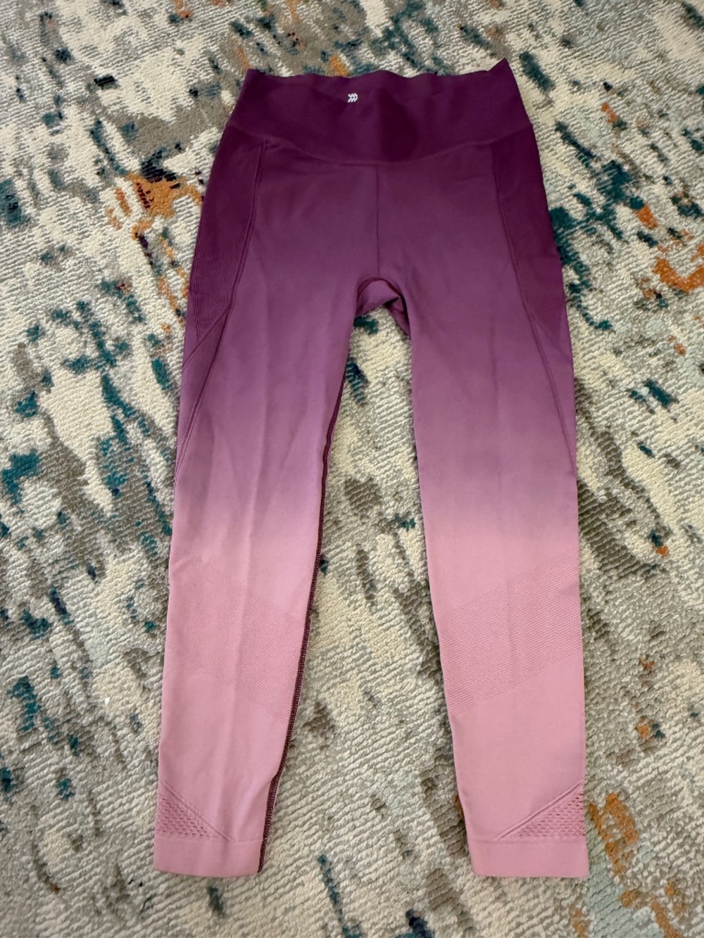 All in Motion high rise seamless ankle crop leggings purple plum ombre color way